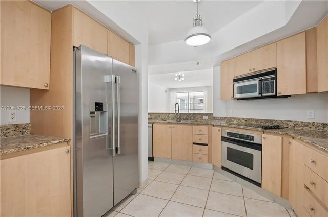 4 of 13 - 145 Jefferson Avenue #417, Miami Beach, FL