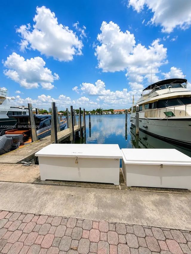 3601 Ne 207th Street, Aventura