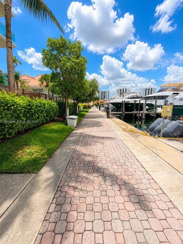 4 of 9 - 3601 Ne 207th Street, Aventura, FL