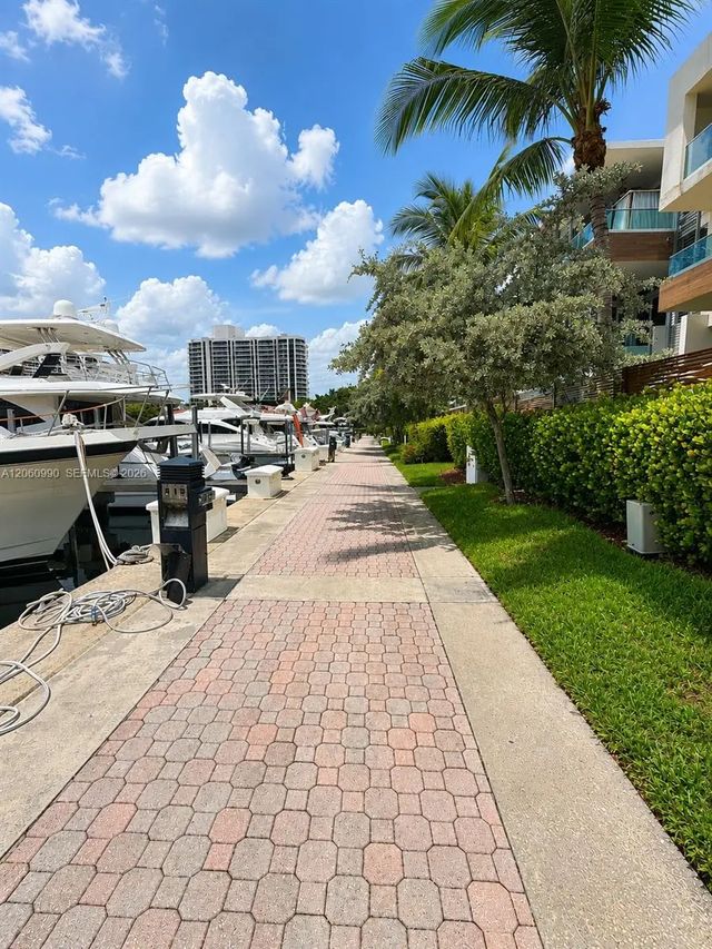 5 of 9 - 3601 Ne 207th Street, Aventura, FL