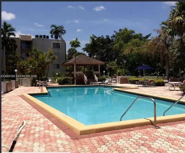 2 of 32 - 7705 Sw 86th Street #b-211, Miami, FL