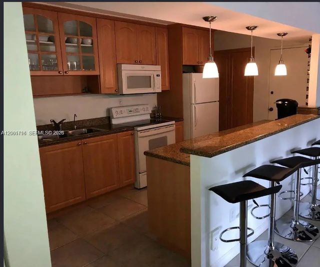 3 of 32 - 7705 Sw 86th Street #b-211, Miami, FL
