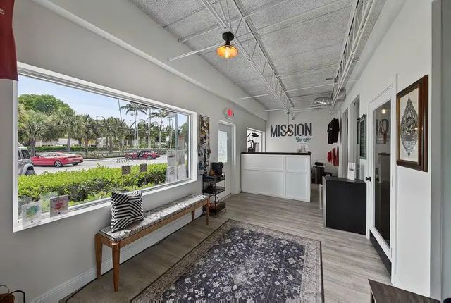 4 of 5 - 3400 Ne 12th Avenue, Oakland Park, FL
