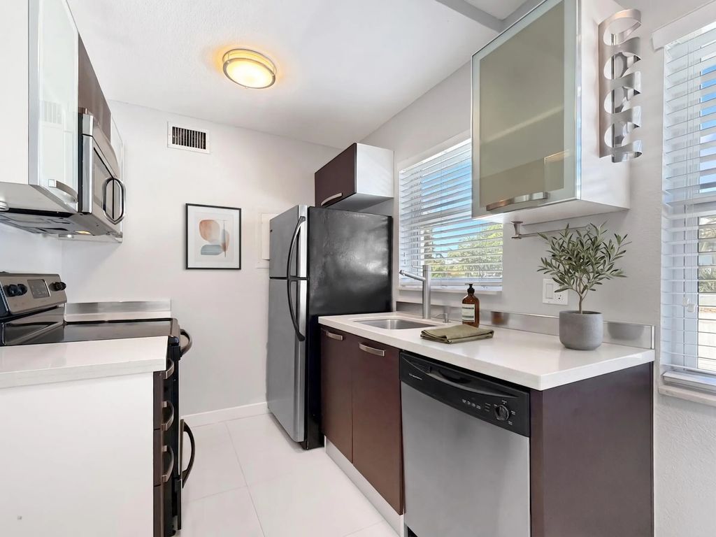 416 Ne 15th Avenue #12, Fort Lauderdale