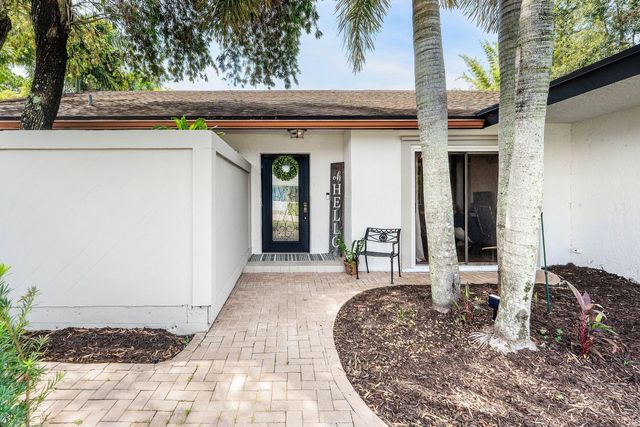 3 of 35 - 143 Miramar Avenue, Royal Palm Beach, FL