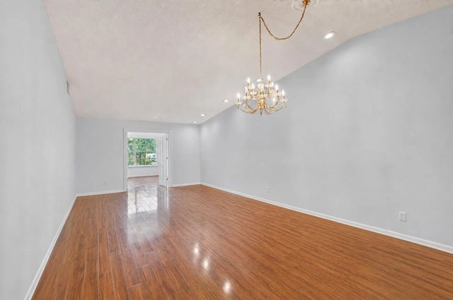 4 of 37 - 4305 Lucerne Villas Lane, Lake Worth, FL