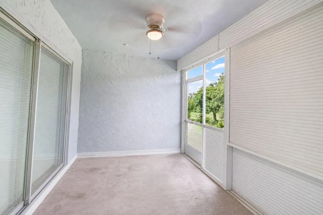 5 of 37 - 4305 Lucerne Villas Lane, Lake Worth, FL