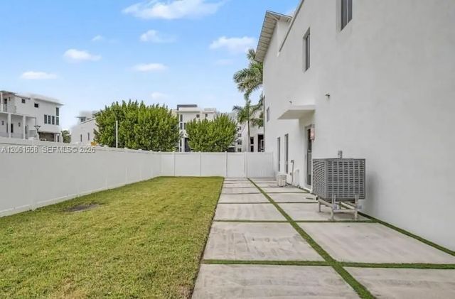 4 of 30 - 3341 Nw 84th Court, Doral, FL