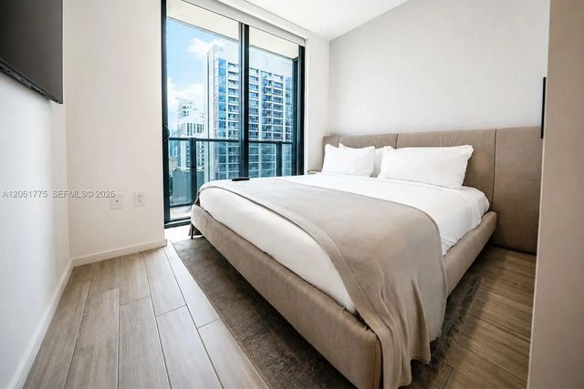 5 of 10 - 398 Ne 5th Street #1615, Miami, FL