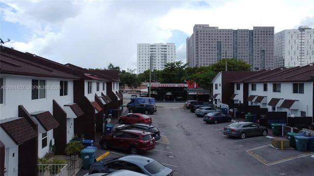 2 of 7 - 401 Sw 109th Avenue #23, Sweetwater, FL