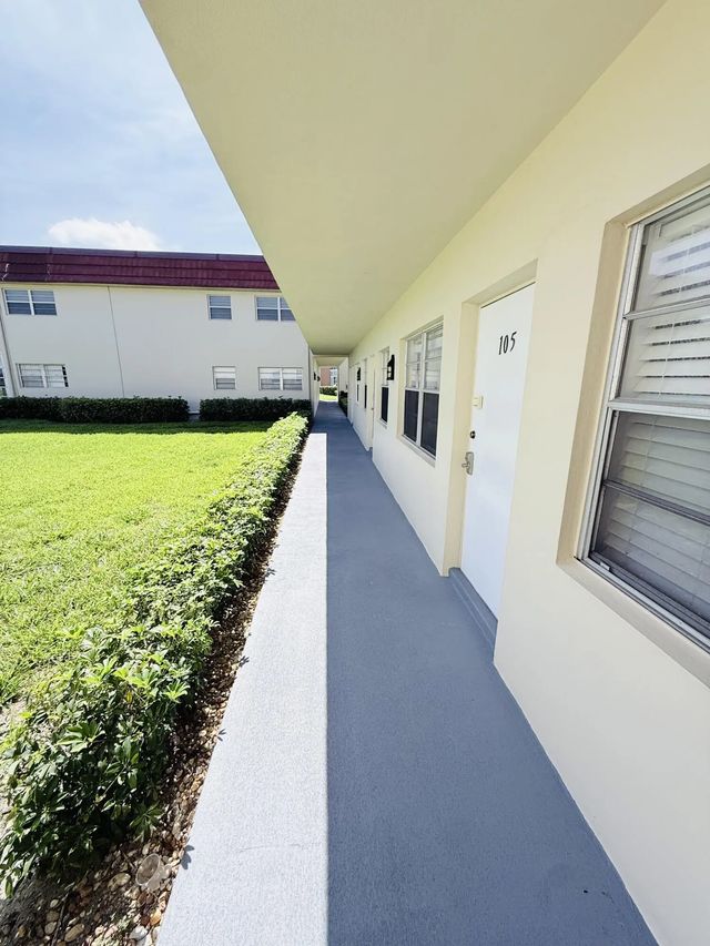 2 of 29 - 40 Woodland Drive #105, Vero Beach, FL