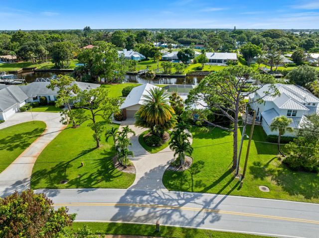 1310 Nw Lakeside Trail, Stuart