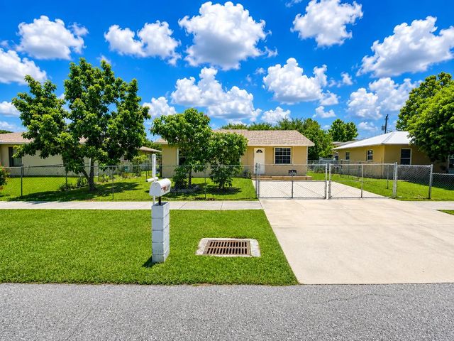 2 of 34 - 8874 Eldorado Drive, Pahokee, FL