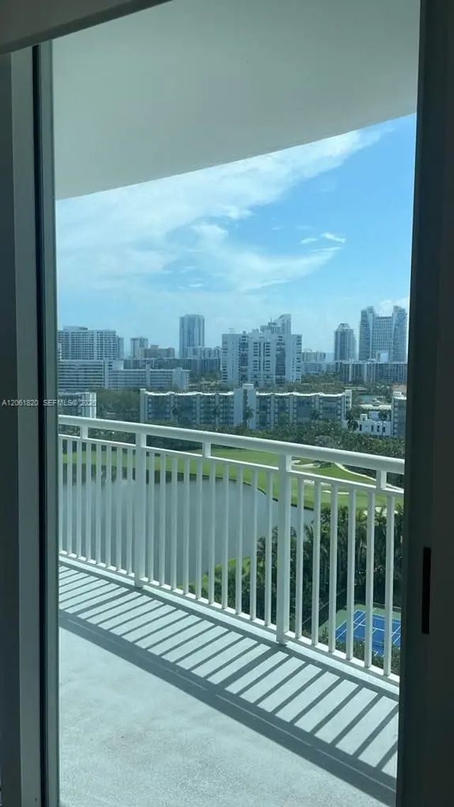 5 of 55 - 1755 E Hallandale Beach Boulevard #1605e, Hallandale Beach, FL