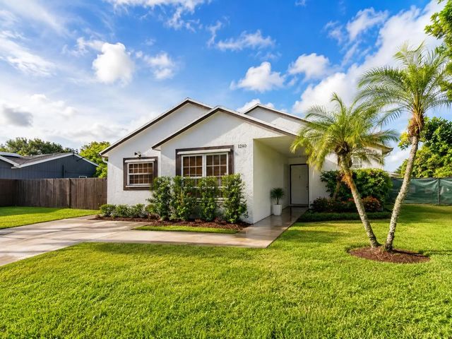 1240 Grandview Circle, Royal Palm Beach