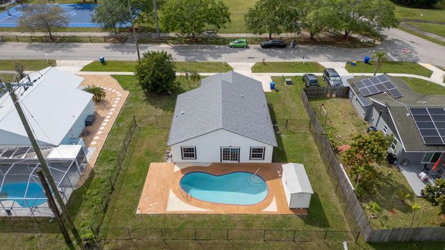 2 of 40 - 1240 Grandview Circle, Royal Palm Beach, FL