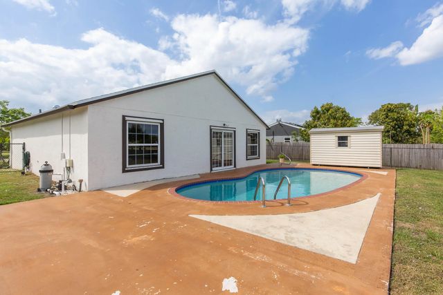 4 of 40 - 1240 Grandview Circle, Royal Palm Beach, FL