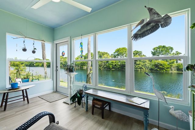 159 Lake Barbara  Drive, West Palm Beach