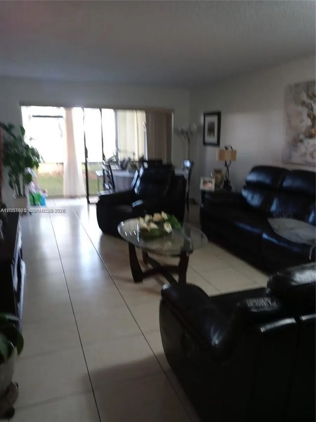 2 of 8 - 10253 Nw 9th St Circle #102-6, Miami, FL