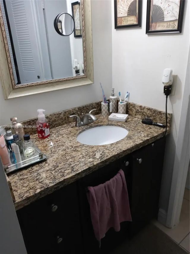 4 of 8 - 10253 Nw 9th St Circle #102-6, Miami, FL