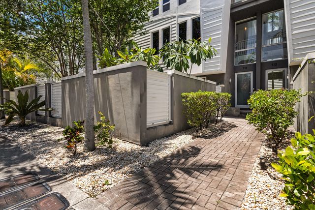 2 of 70 - 711 Se 16th Court, Fort Lauderdale, FL