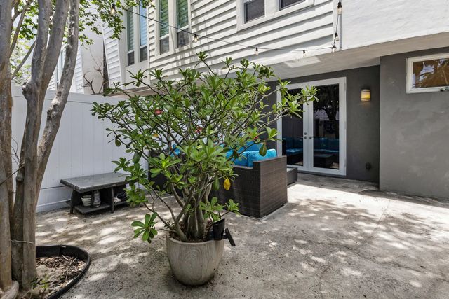 4 of 70 - 711 Se 16th Court, Fort Lauderdale, FL