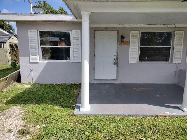 2 of 8 - 4383 Se Field Street, Stuart, FL