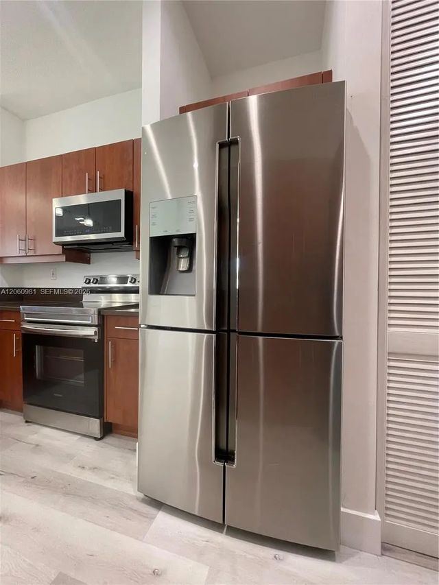 4 of 39 - 412 Sw 13th Terrace #412, Fort Lauderdale, FL