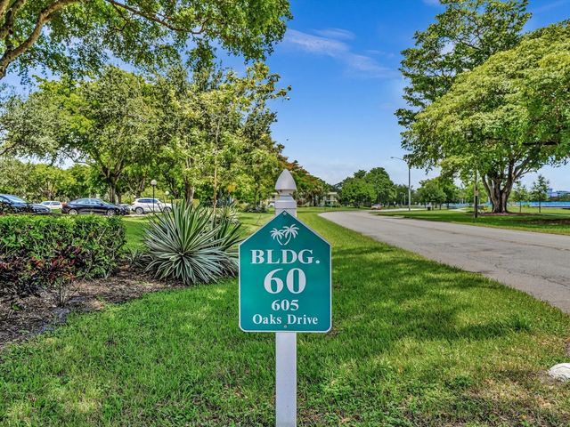 3 of 51 - 605 Oaks Drive #810, Pompano Beach, FL