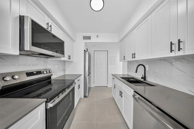 5 of 45 - 3530 Mystic Pointe Drive #1606, Aventura, FL