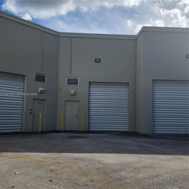 3 of 7 - 11231 Nw 20th Street #127, Sweetwater, FL