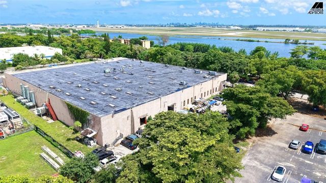 3 of 19 - 5603 Nw 159th Street, Miami Gardens, FL
