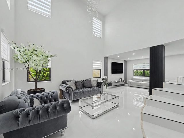 3 of 22 - 589 Se 35th Terrace, Homestead, FL
