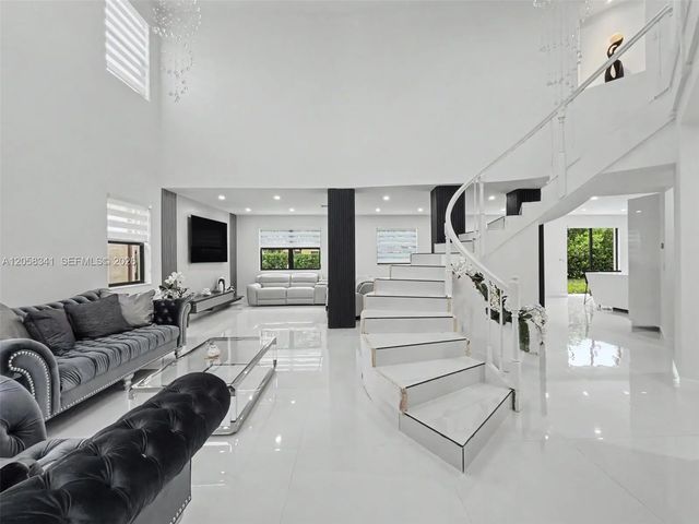 4 of 22 - 589 Se 35th Terrace, Homestead, FL