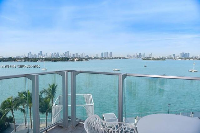 2 of 4 - 1100 West Avenue #622, Miami Beach, FL