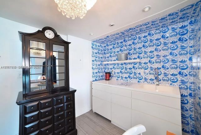 4 of 4 - 1100 West Avenue #622, Miami Beach, FL