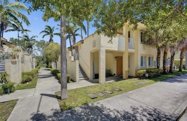 6235 Sw 47th Manor #204, Davie