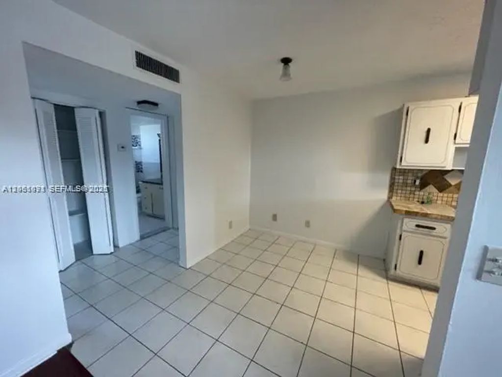 30 Se 4th Avenue #214, Hallandale Beach
