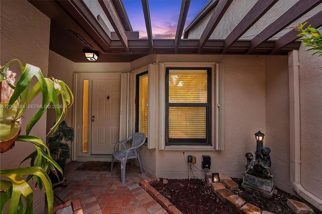 5 of 37 - 10191 Sw 137th Place, Miami, FL