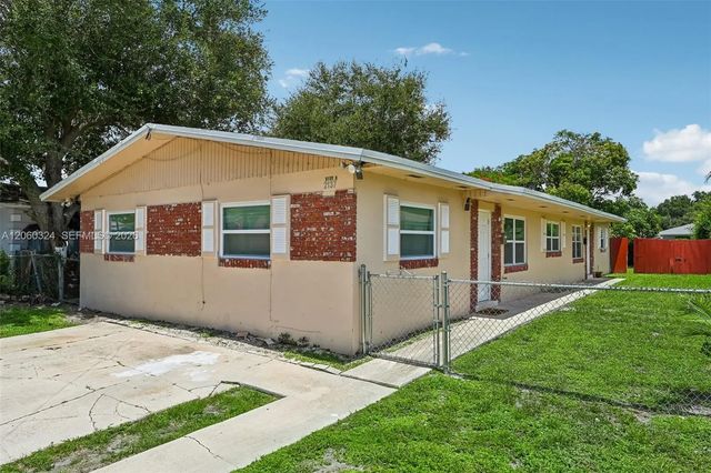 2137 Nw 99th Terrace, Miami