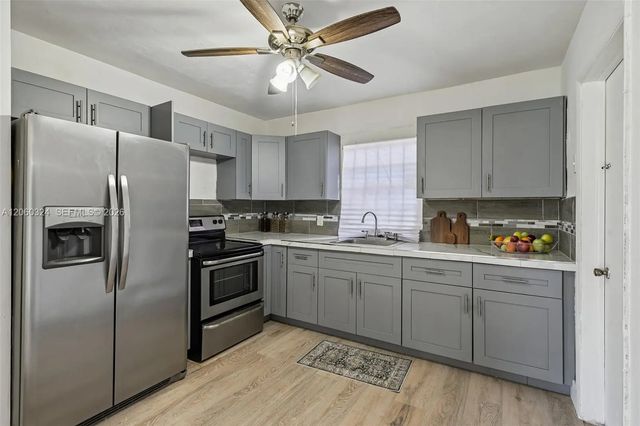 5 of 34 - 2137 Nw 99th Terrace, Miami, FL