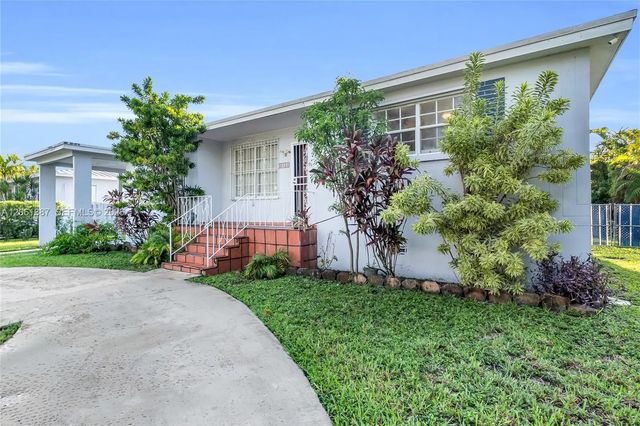 2 of 41 - 2025 Sw 82nd Court, Miami, FL