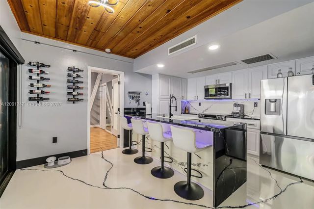 5 of 59 - 6402 Windmill Gate Road, Miami Lakes, FL