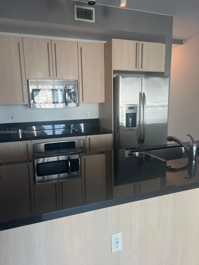 5 of 11 - 79 Sw 12th Street #1511-s, Miami, FL