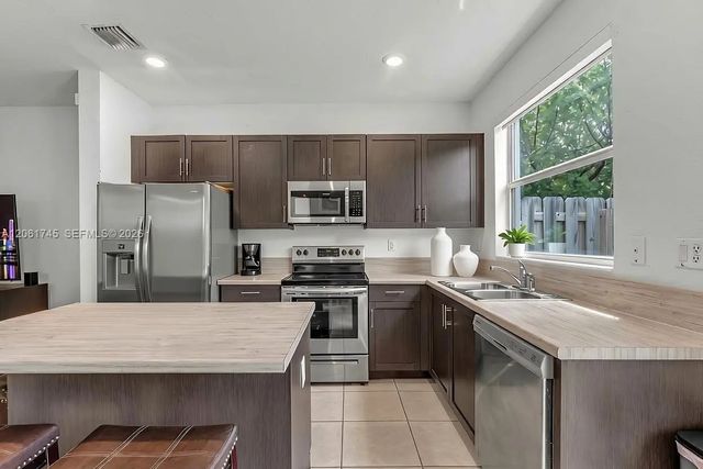 4 of 26 - 2660 Se 15th Street, Homestead, FL