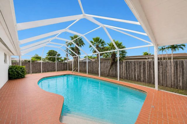 2 of 13 - 8721 Sw 200th Terrace, Cutler Bay, FL