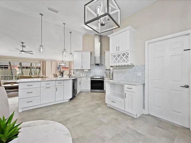 3 of 39 - 237 Moccasin Trail W, Jupiter, FL