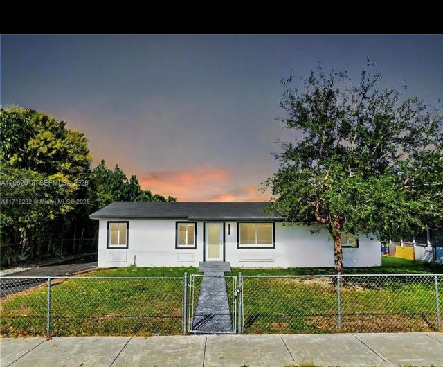 2 of 22 - 1749 Sw 8th Street, Homestead, FL
