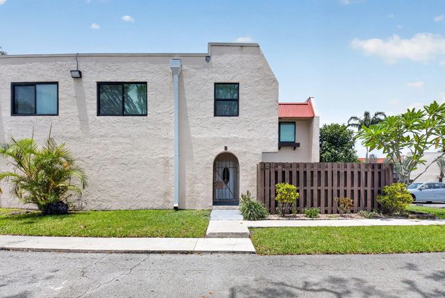 6352 Seven Springs Boulevard #b, Greenacres