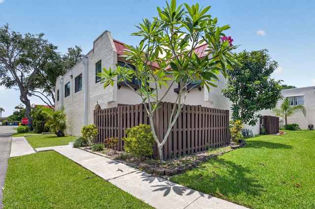 2 of 23 - 6352 Seven Springs Boulevard #b, Greenacres, FL